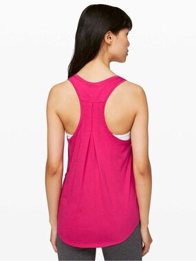 K037 LULULEMON Pleated Love Tank
